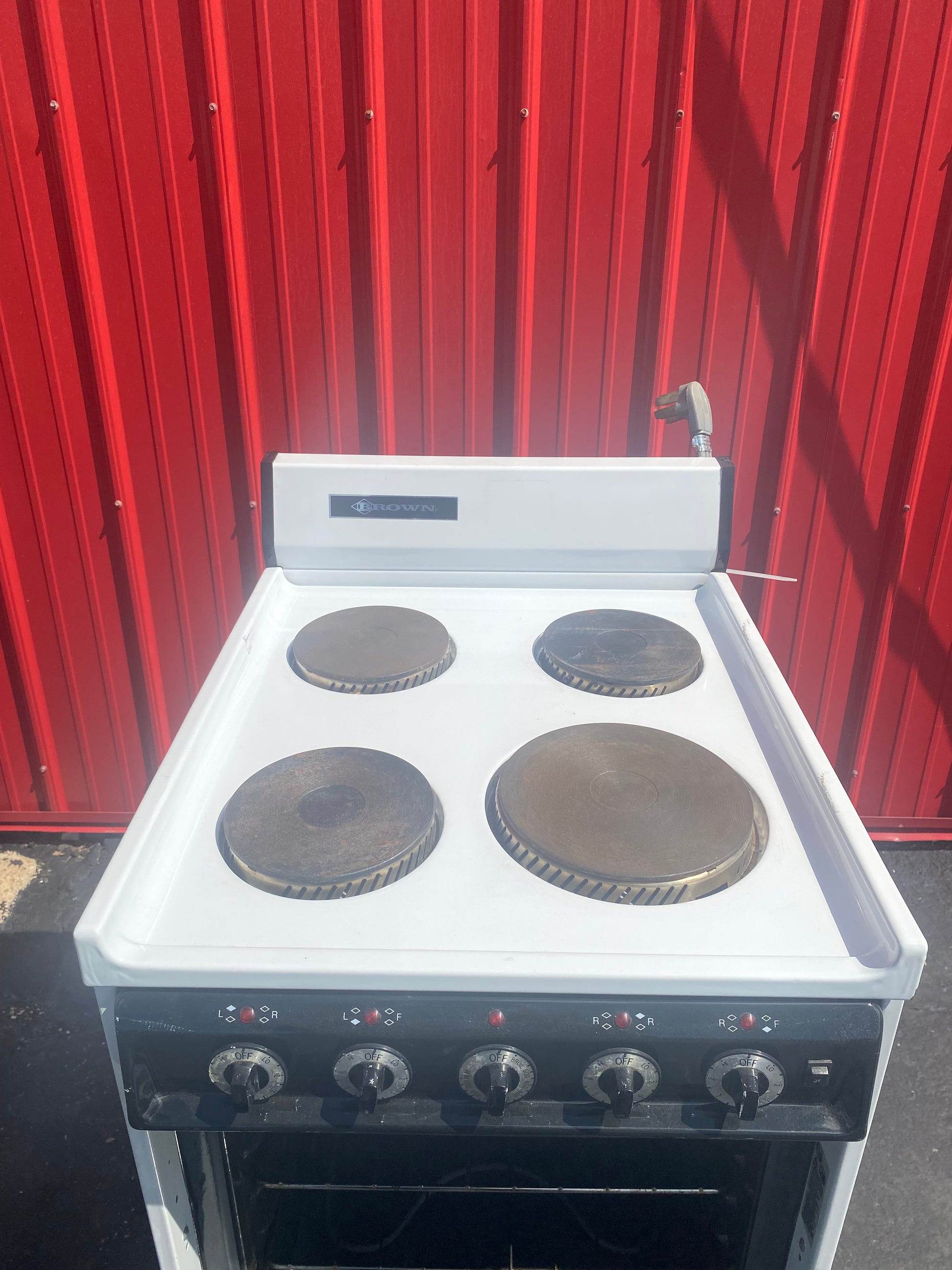 Electric Stove with Flat Elements
